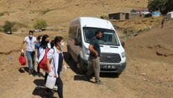 Bitlis'te aşı timleri çadırlarda yaşayan göçerlere ulaştı 