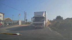 Mersin’de 4 kişinin yaralandığı kaza kamerada