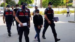 Antalya'da kızının düğünü için silah kaçakçılığı yapan kadın tutuklandı