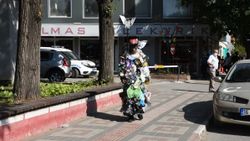 Bursa’da çöpler yollarda yürüdü