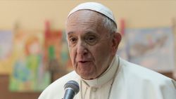 Papa Francis: Bazıları ölmemi istese de hala hayattayım