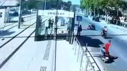 Antalya’da okul dönüşü 2 çocuk annesinin öldüğü kaza kamerada