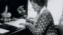 Pulitzer Ödülü kazanan ilk kadın yazar: Edith Wharton,