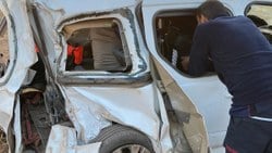 Van'da otomobil tarlaya uçtu: 1 ölü, 3 yaralı