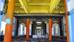 Kırgızistan'da 'çivisiz' cami görenleri hayran bırakıyor