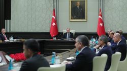Kabine toplandı: İşte gündeme gelecek konular