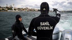 Sahil Güvenlik görevlileri, Cemal amcayı kurtardıkları olayı anlattı