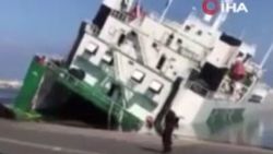Cezayir’de demirli olan gemi yan yattı