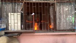Antalya'da kapısında Sosyal Hizmetleri gören kadın çocuklarını rehin aldı