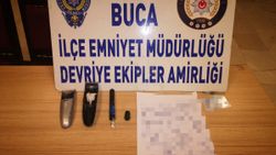 İzmir'de tıraş makinesi ve kalemden uyuşturucu çıktı