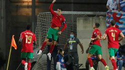 Ronaldo'lu Portekiz, Lüksemburg'u beşledi