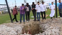 Afyonkarahisar'da lezzet festivalinde pişirilen boğa kuyuya düştü