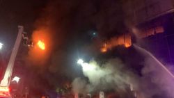 Tayvan’da 13 katlı binada yangın: Ölü ve yaralılar var