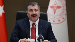 Fahrettin Koca, koronaya yakalanan hekimi paylaştı