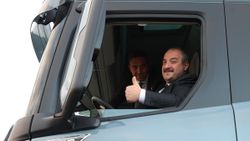 Mustafa Varank ilk yerli şanzımanı test etti