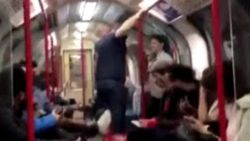 Londra metrosunda bir adam, Asyalı kadına saldırdı