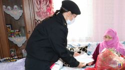 Ordulu Nuriye Nine, Mehmetçikler için çorap ördü