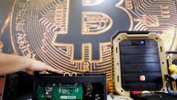 Bitcoin 61 bin 646 dolara indi