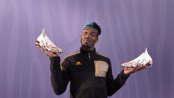 Paul Pogba, vegan krampon giyen ilk futbolcu oldu
