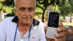 Antalya'da yüzde 80 engelli adam bakımevindeki eşi için yardım istedi