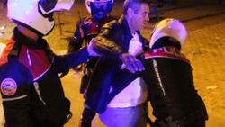 Antalya'da bir sokak düğününde ortalık savaş alanına döndü