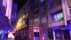 Edirne'de bir binanın çatı katında meydana gelen yangın söndürüldü