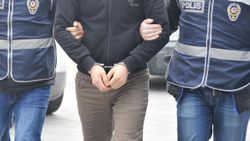 İzmir'de FETÖ operasyonu: 2 tutuklama