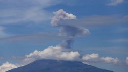 Meksika'daki Popocatepetl Yanardağı'nda tekrar patlama oldu