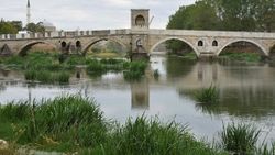 Edirne'deki Tunca Nehri çöplüğe döndü