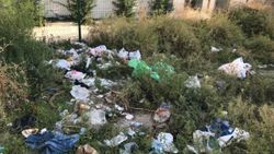 Eskişehir'de boş arazi çöplüğe döndü