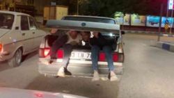 Şanlıurfa'da otomobilin bagajında tehlikeli yolculuk