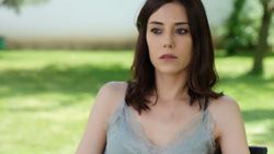 Sadakatsiz'in Asya'sı Cansu Dere'nin aşk hayatını masaya yatırdık! Kimler var kimler...
