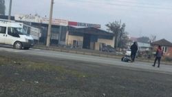 Iğdır'da köpeklerden kaçan kişiye minibüs çarptı