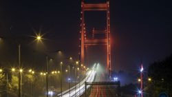 FSM Köprüsü lösemiye ilgili farkındalık oluşturmak için turuncu renkle ışıklandırıldı