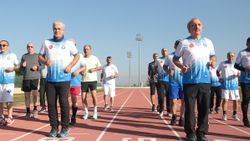 Erzurum'da maratona hazırlanan 'Çılgın Dadaşlar' spor tutkularıyla gençlere taş çıkartıyor