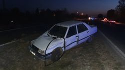 Kastamonu'da kontrolünü kaybeden sürücü refüje çarptı