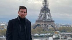 Lionel Messi’nin, Eyfel Kulesi pozu viral oldu