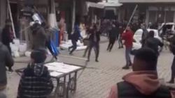 Iğdır’da husumetli iki grup cadde ortasında birbirine girdi