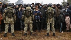 Polonya sınır kapısına dayanan göçmenleri PKK getirdi