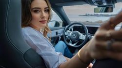 Zehra Güneş'in derili kombini dikkat çekti
