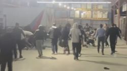 Esenler'de Türkmenistanlılar ile Afganistanlılar birbirine girdi