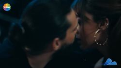 Üç Kuruş 4. bölüm fragmanı nefes kesti: Efe ile Leyla öpüşüyor!