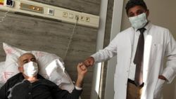 Antalya'da hastayla konuşarak yapılan 6 saatlik ameliyatta 8 organı çıkarıldı