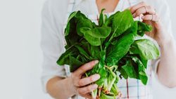 3 günde 3 kilo: Ispanak detoksu tarifi