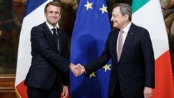 Emmanuel Macron, İtalya Başbakanı Draghi ile görüştü
