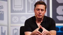 Tesla aracını eriten ünlü Rus markası, büst yaptı