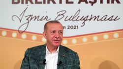 Cumhurbaşkanı Erdoğan: Futbolda devam etmemi babam istemedi