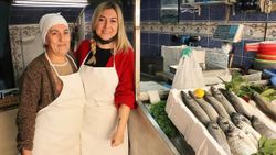 Samsun'da balıkçılık yaparak geçimini sağlayan ikili ilgi odağı oldu