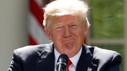 Donald Trump yeniden aday olacağının sinyalini verdi