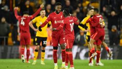 Liverpool son dakika golüyle liderlik koltuğunda